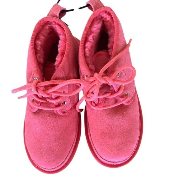 UGG Women’s Neumel II Chukka Boot pink, Size 6, NWOT Display pair - Picture 3 of 13